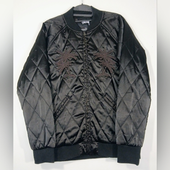 STÜSSY SATIN PALM QUILTED BOMBER JACKET. - Picture 1 of 6
